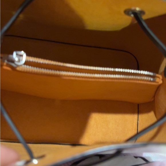 Used Louis Vuitton epic limited edition white red and pink epi
Shoulder bag - Picture 2 of 3